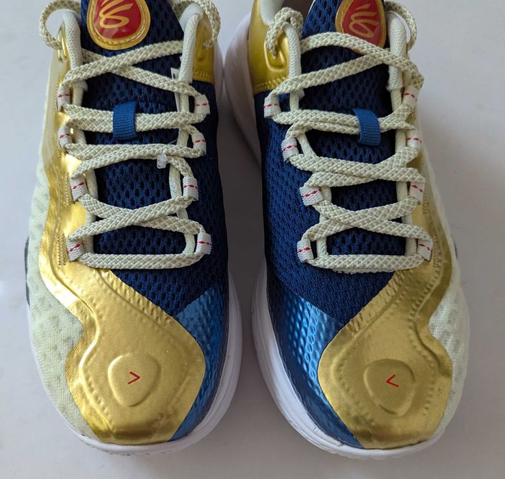 Under Armour Curry 11 Golden State Warriors баскетболни маратонки номер 40 от Сащ