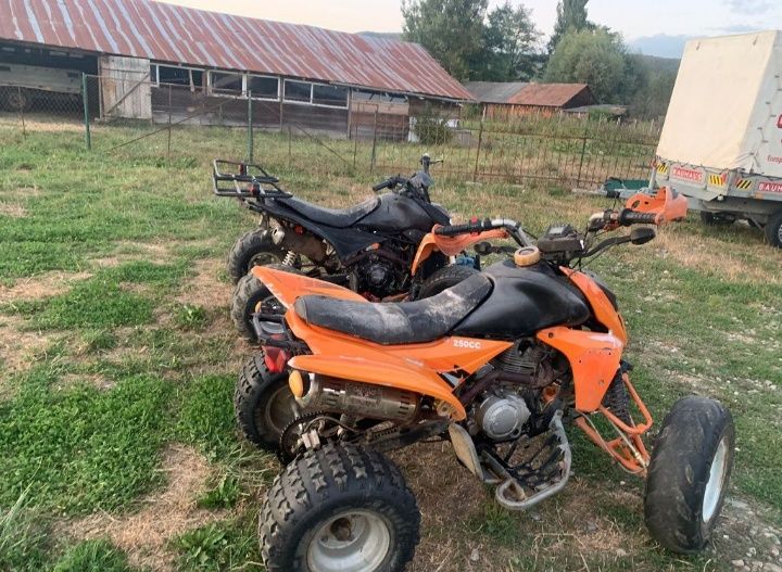 Vând 2 atvuri 250