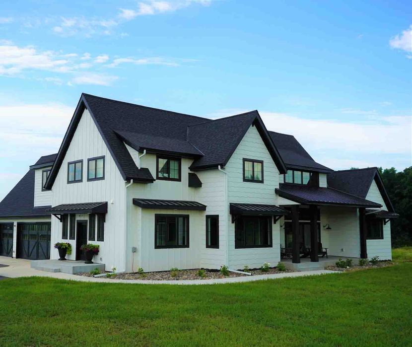 Reparatii Acoperisuri - Descoperă Perfect Acoperișul cu Noi!