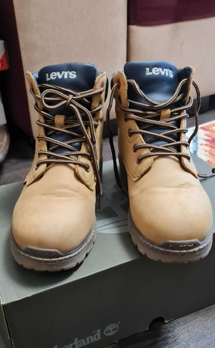 Ghete Levis, originale, piele, marimea 38