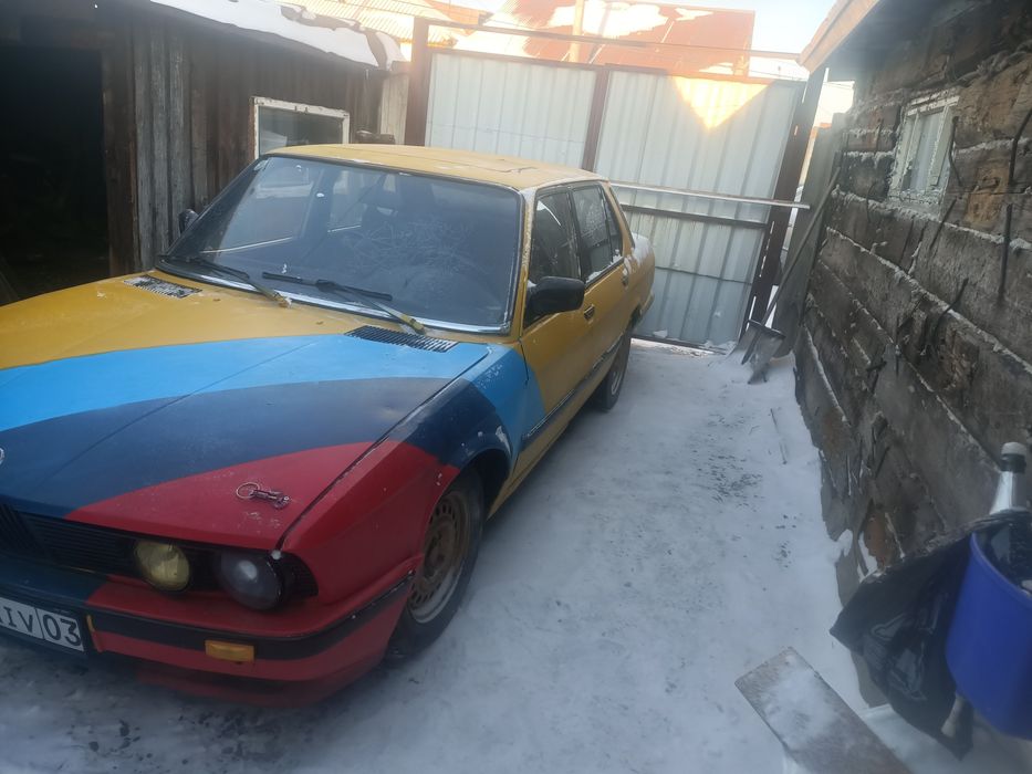 Автомобиль бмв е 28 под проект двиготиль м50б20