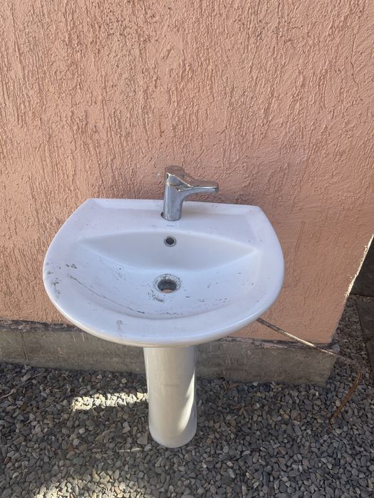 Раковина с пьдесталом белый