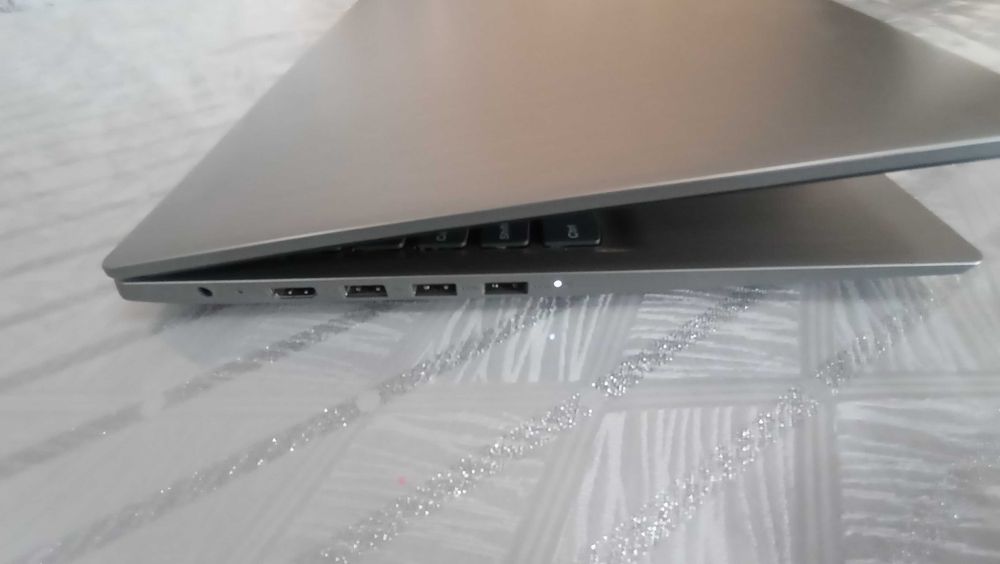 Lenovo  IdeaPad 3 15IGL05