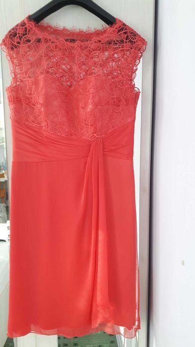 Официална рокля на дизайнерката  Жана Жекова