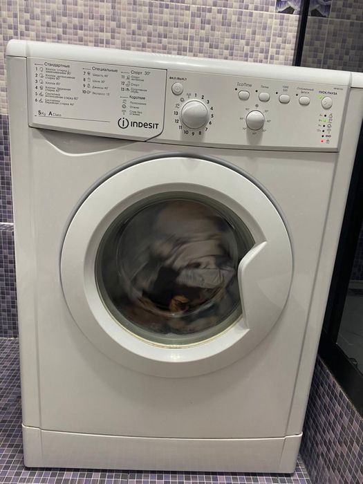 Продам стиральную машину Indesit