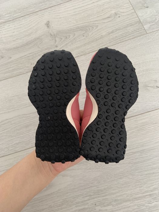 Детские кроссовки новые