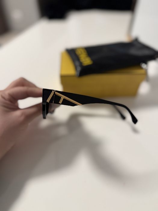 Оригинални слънчеви очила - Fendi