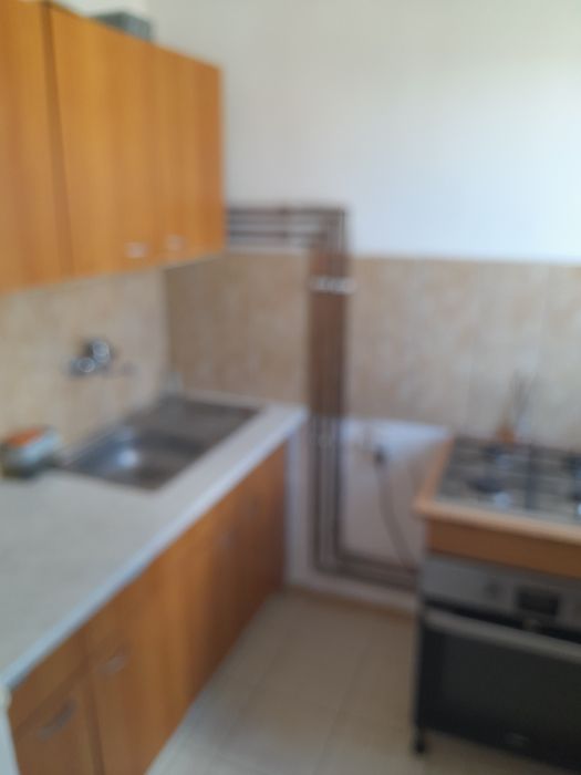 Închiriez garsonieră zona consic etaj 4 complet mobilată