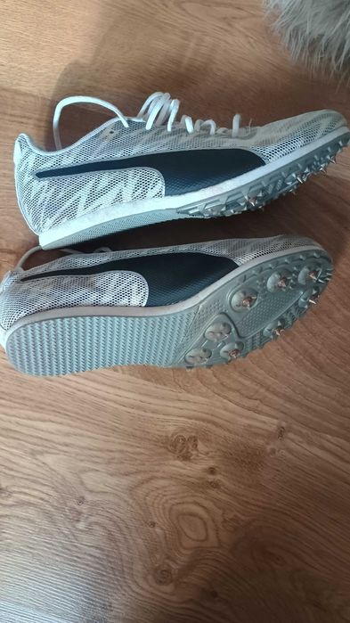 Vând crampoane Puma evoSPEED, ideale pentru fotbal