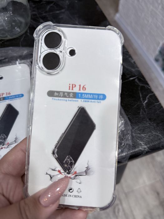 Чехол на Apple iPhone 16