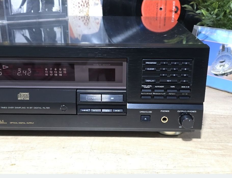 Cd-player AKAI CD-55, ieșire opticala,  hifi audio stereo retro black