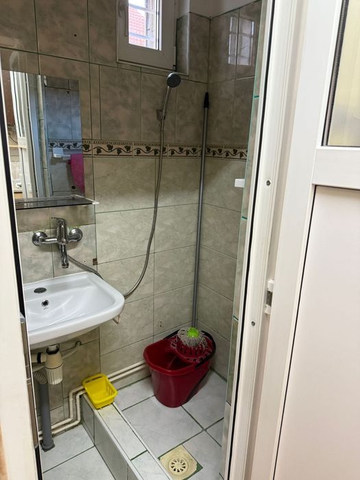 Închiriez apartament