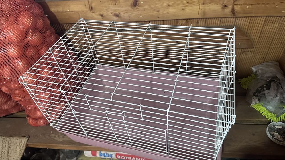 Клетка большая.   ,