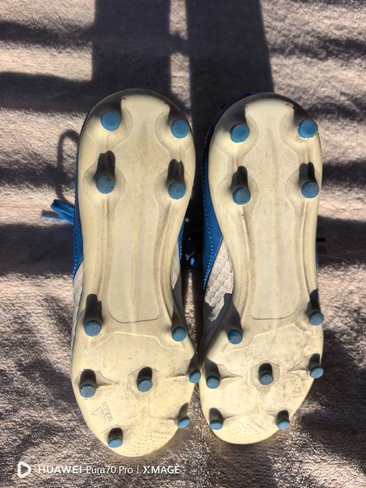 Детски бутонки adidas на Левски номер34 стелка 21см с леки забележки