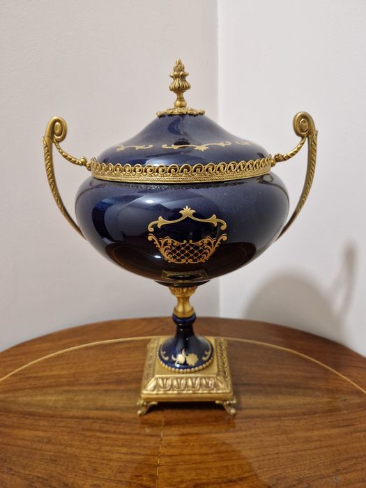 Уникална антикварна френска порцеланова купа Limoges