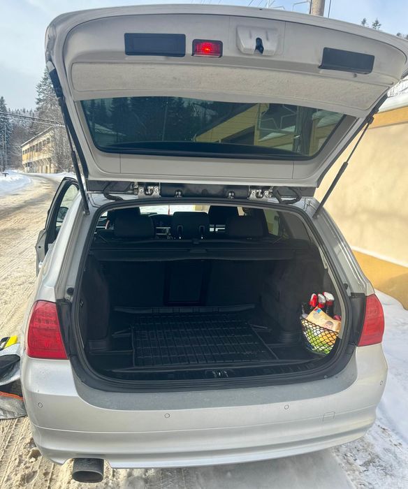 De vînzare BMW seria 3 ,an de fabricație 2011 , model 2012 e 91,  5200