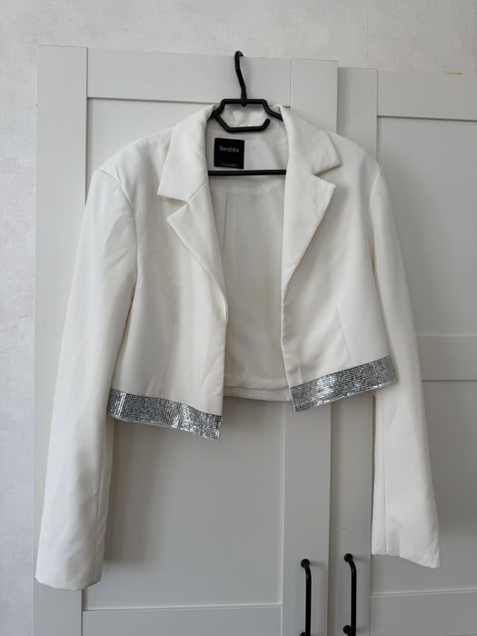 Пиджак белый Bershka