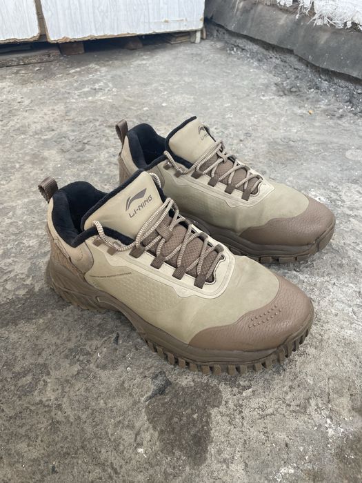 Кроссовки от бренда Li -Ning