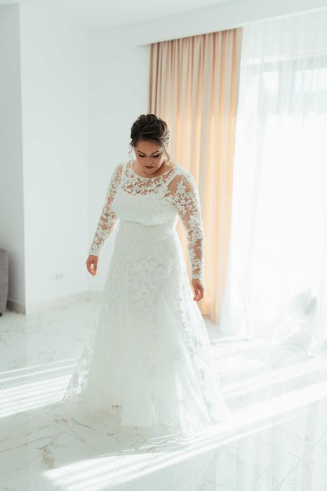 Vand rochie mireasa model unicat