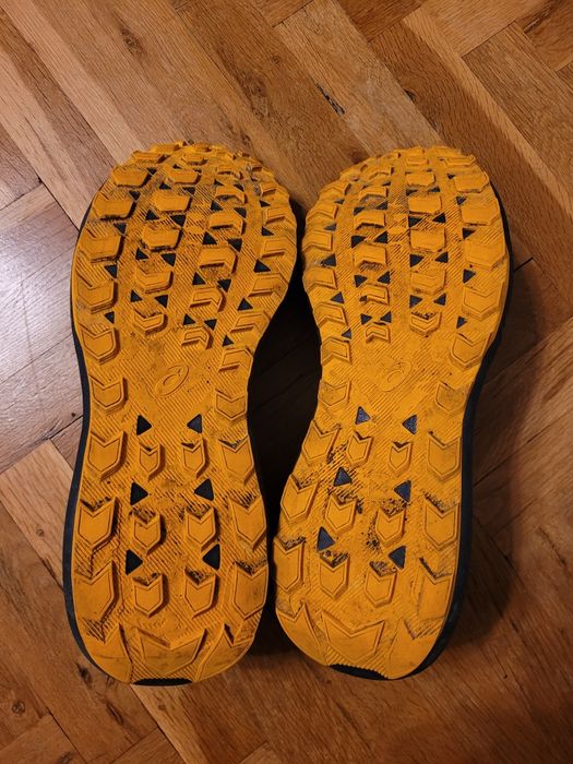 Маратонки за планинско  бягане Asics