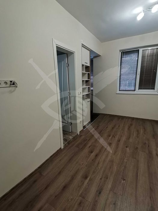 Дава се под наем Двустаен апартамент в Бургас, Център - 55 кв.м за 448.8 € - Снимка #3
