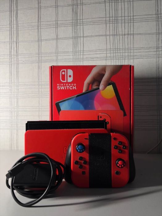 Nintendo Switch OLED с пленками и коробкой