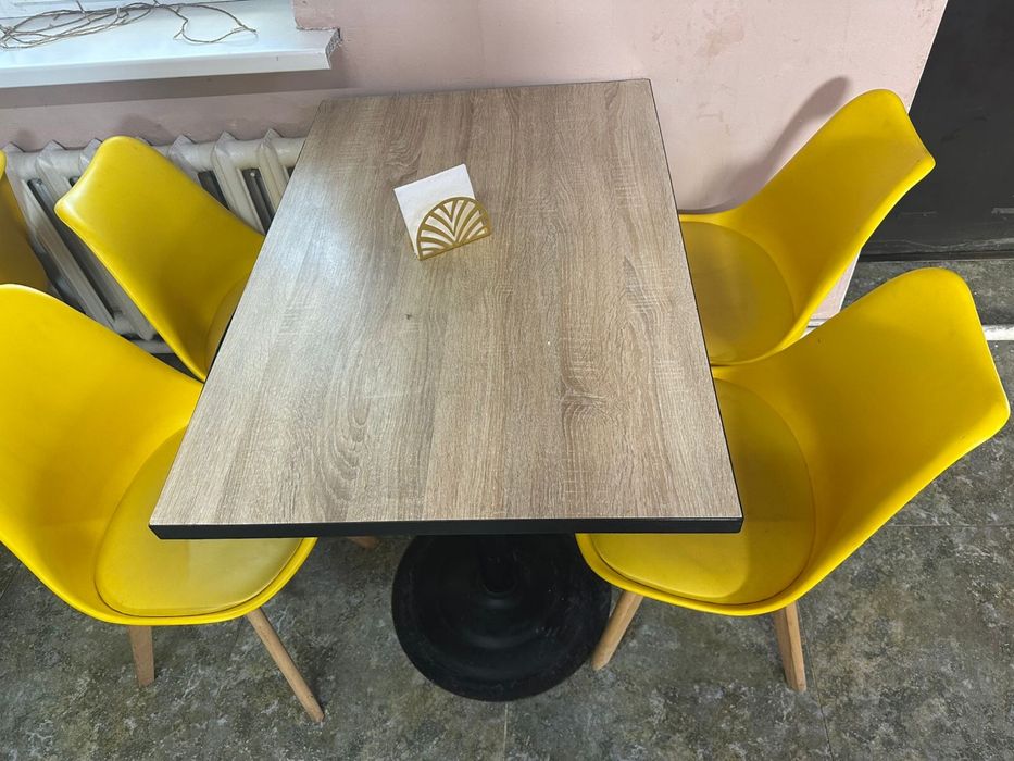 Лабиринт стол и стульям