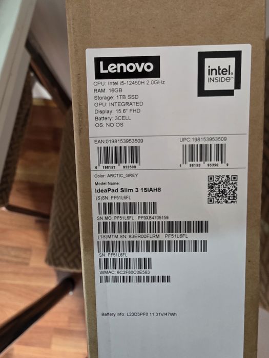 Laptop Lenovo ca nou folosit de câteva ori vine cu garanție si  factura