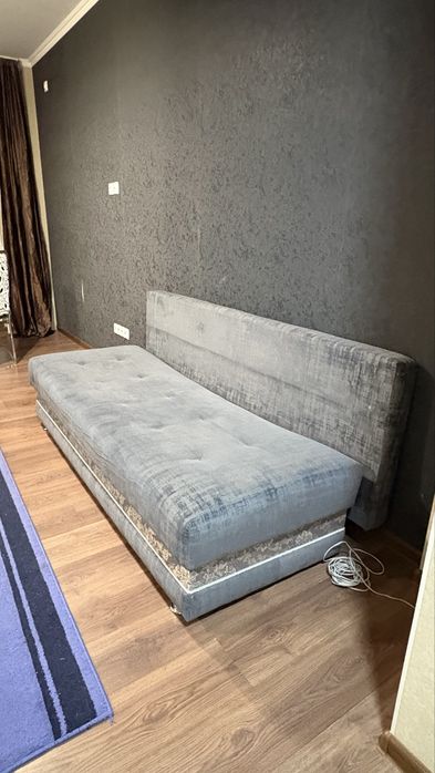 Диван б/у и ковер 1,5*3 метра