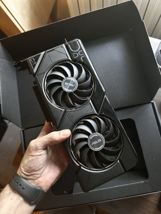 Placa video AMD RX 7800 XT 16Gb