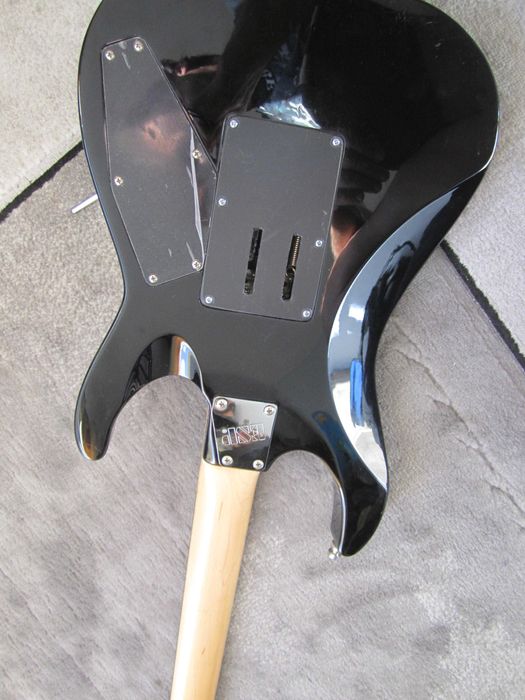 Продавам  китари за лява ръка