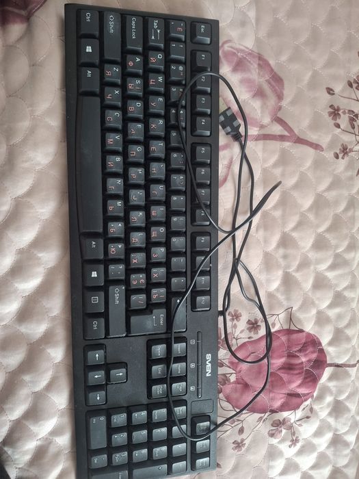 Продам клавиатуру