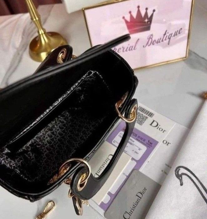 Genti mini model Lady, diverse nuanțe, accesorii metalice, saculet