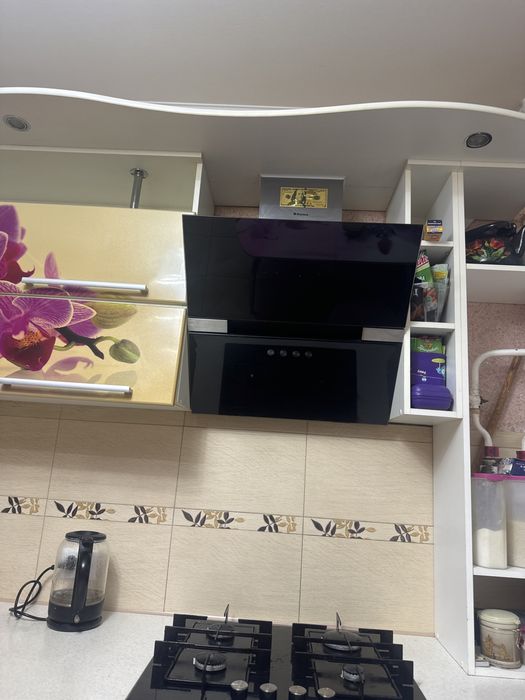 Продам сенсорную вытяжку,