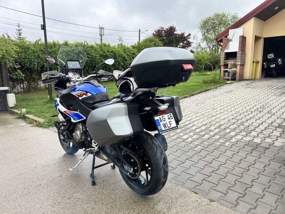 Vând BMW S 1000 XR din 2018 in  stare perfetã  cu cauciucuri noi , schimb de ulei recent, inmatriculat