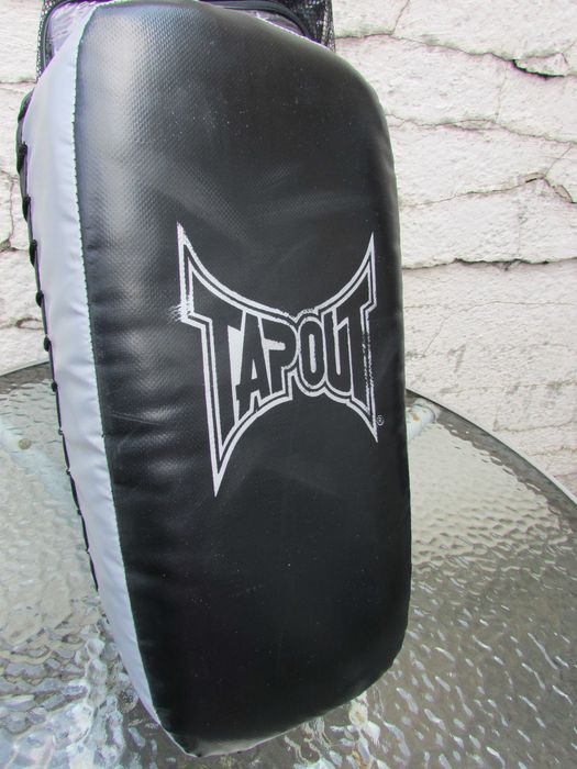 Лапа щит Tapout Thai Strike