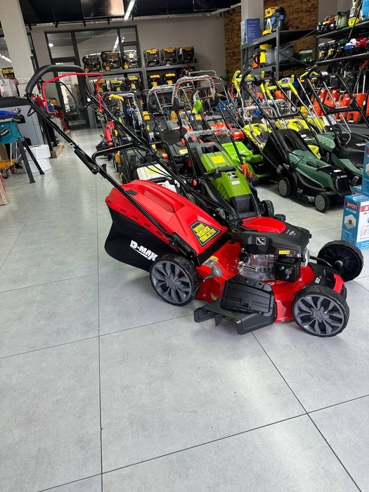 Бензиновый газонокосилка Самоходный  D-Max