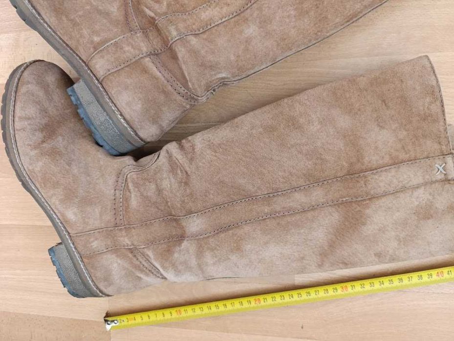 Нови високи ботуши 41-42номер за пухкаво краче