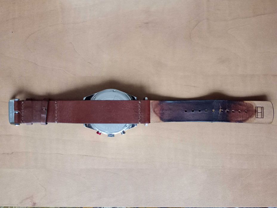 Продавам Tommy Hilfiger Corbin, отличен