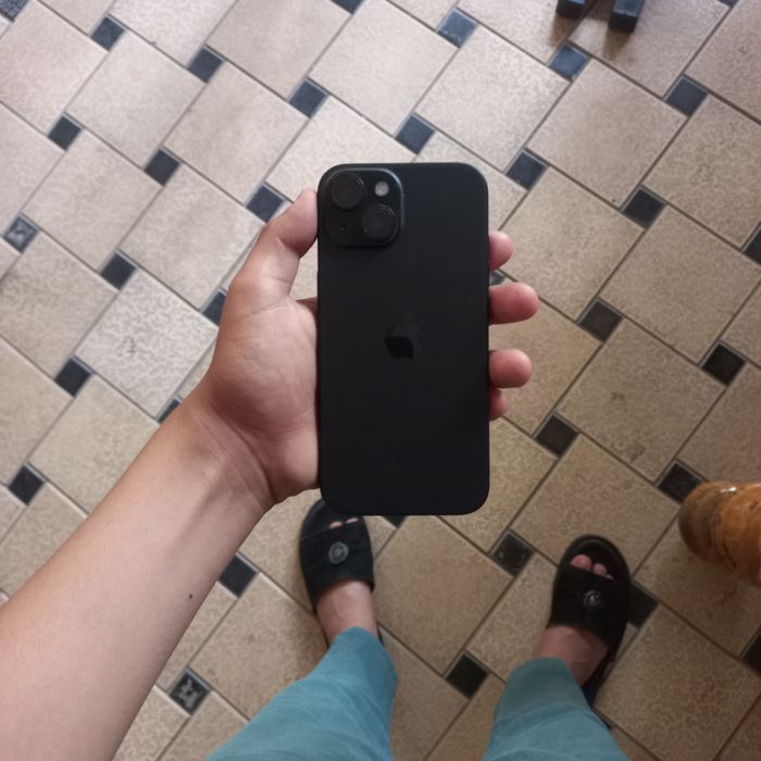 Assalomu alaykum Iphone 15 sotiladi