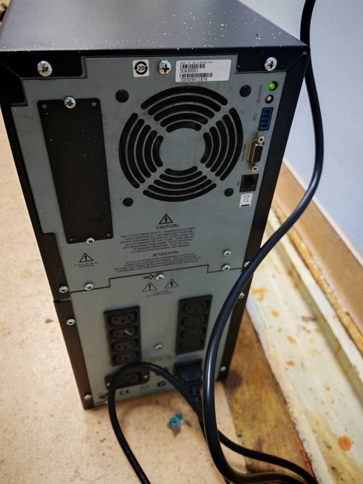 UPS APC Smart Ups 3000