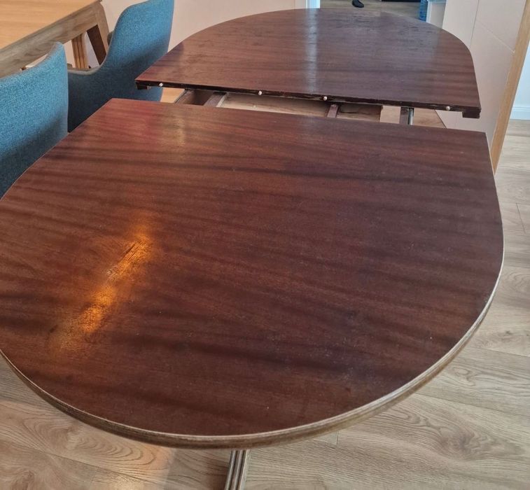 Трапезна разтегателна маса от масив