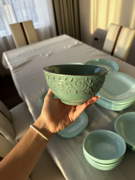 Пълен сервиз чинии в синьо зелен цвят