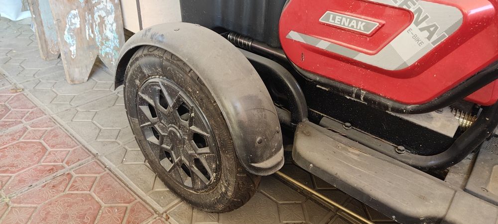 Продам Электро скутер KAMDA красный.