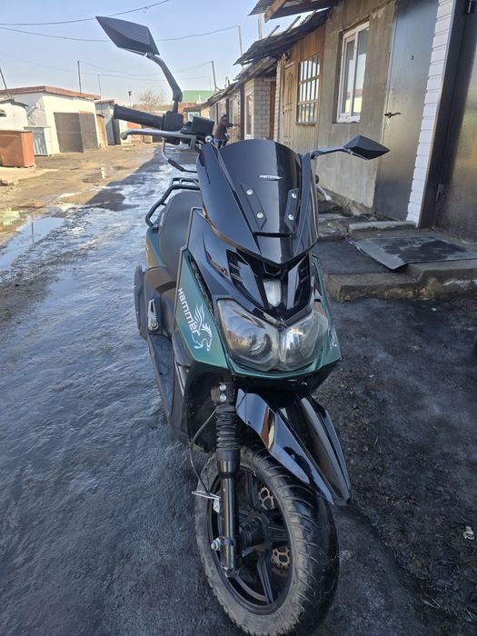 Скутер в идеальном состоянии.