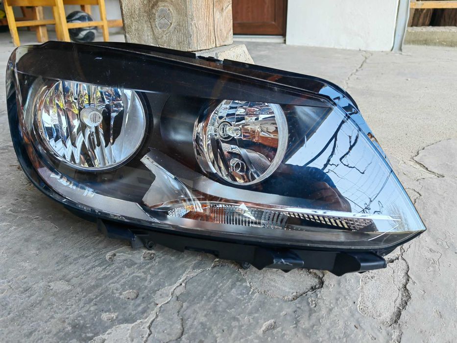 Фар VW Touran Caddy 2010-15г. десен / Фар Туаран Кади Оригинален