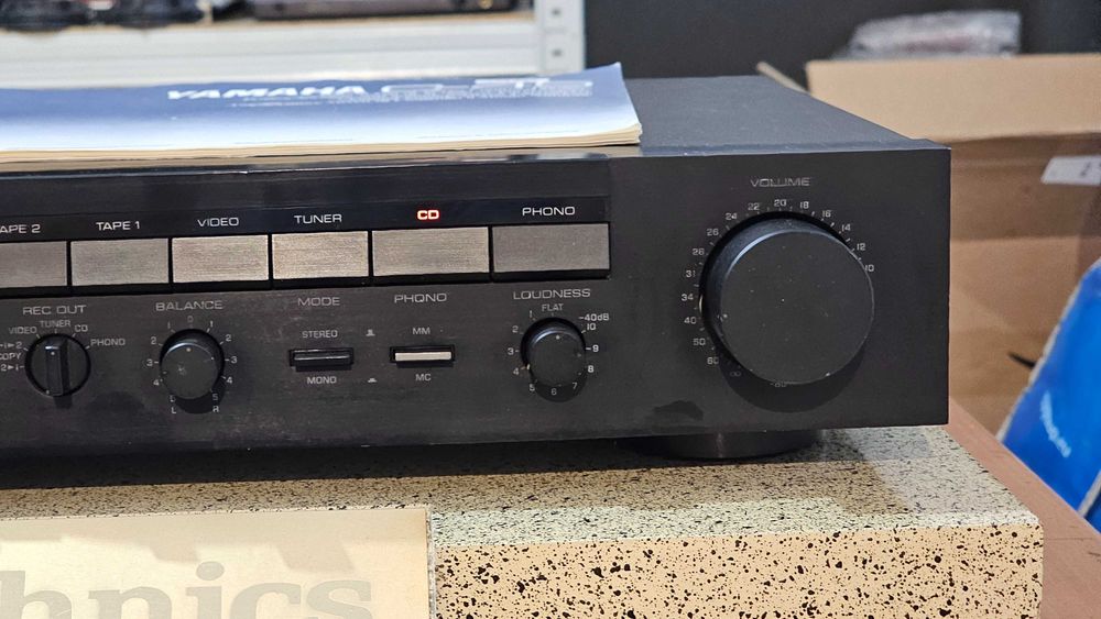 Preamplificator Technics SU-C800 Reference sau preamplificator Yamaha