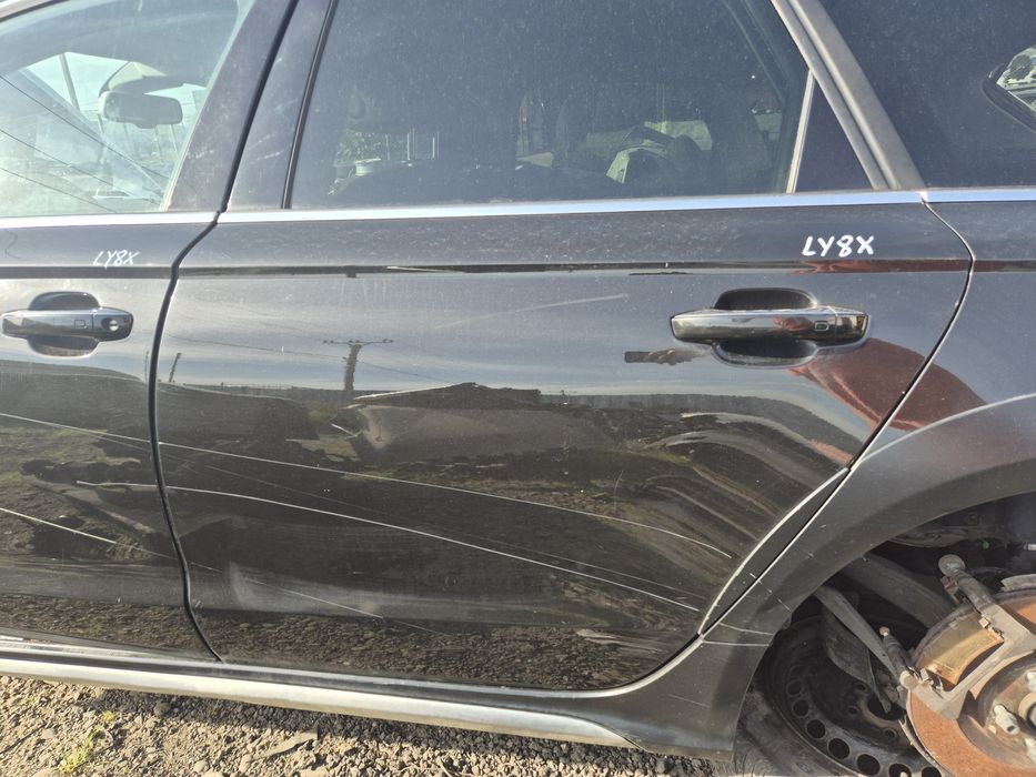 Usa spate stanga audi a6 c7 allroad an 2013 cod culoare LY8X originala din aluminiu