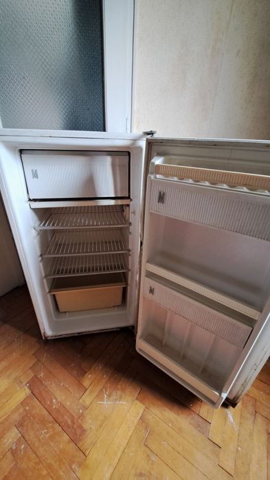 Хладилник Мраз 140 и перална Перла