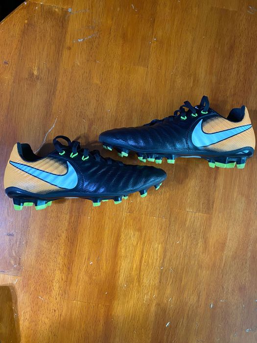 Калеври/Бутонки Nike